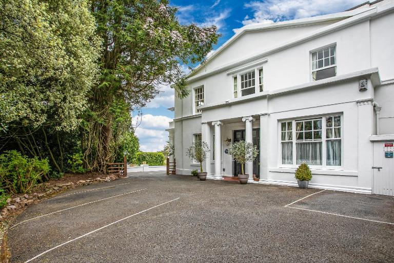 Vomero Holiday Apartments - B&B Torquay