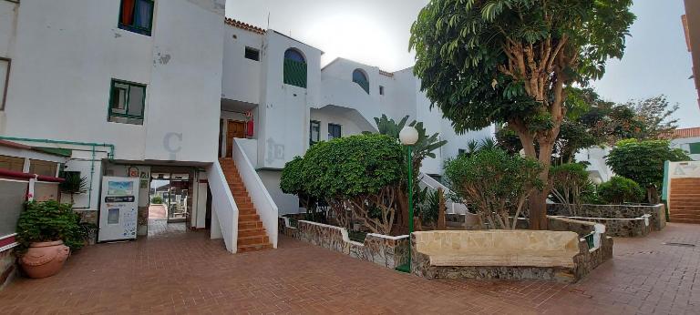 1 Bed Apartment - Sleeps 2 - Pool - Parking - B&B Arona