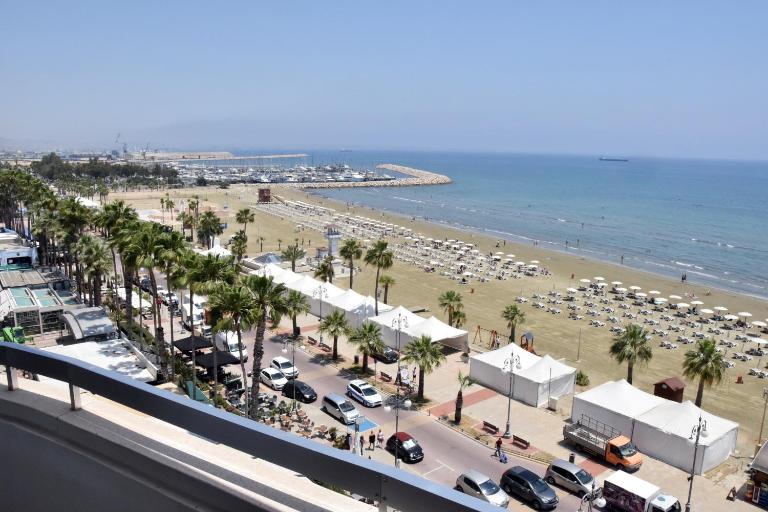 Kolonaki Seaview Apartments - Chambres d'hôtes Larnaca