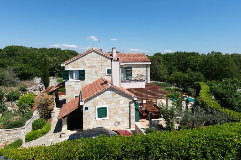 Villa Luči - B&B Pražnice