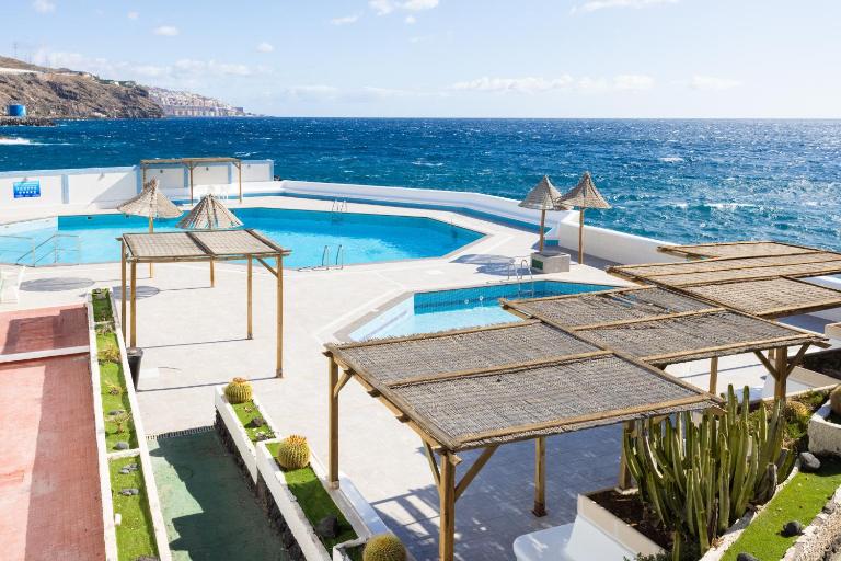 Home2Book Relax Caletillas, Terrace & Pool - B&B Candelaria