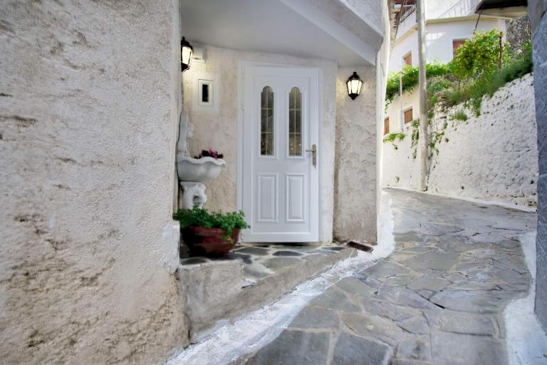 Παραδοσιακό σπίτι στο χωριο - B&B Ágioi Déka