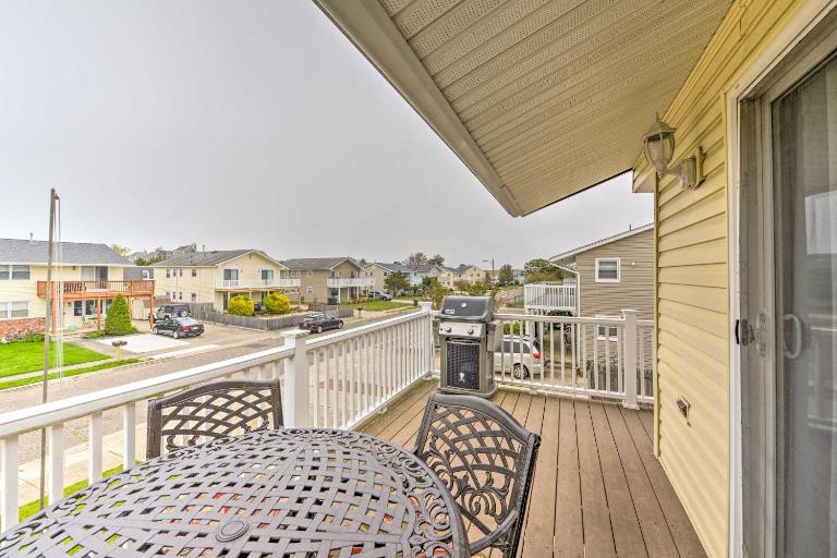 Brigantine Condo w/ Gas Grill - Walk to Beach! - B&B Brigantine
