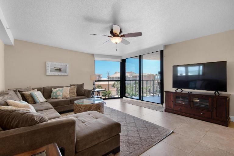 Mainsail 331 - B&B Destin