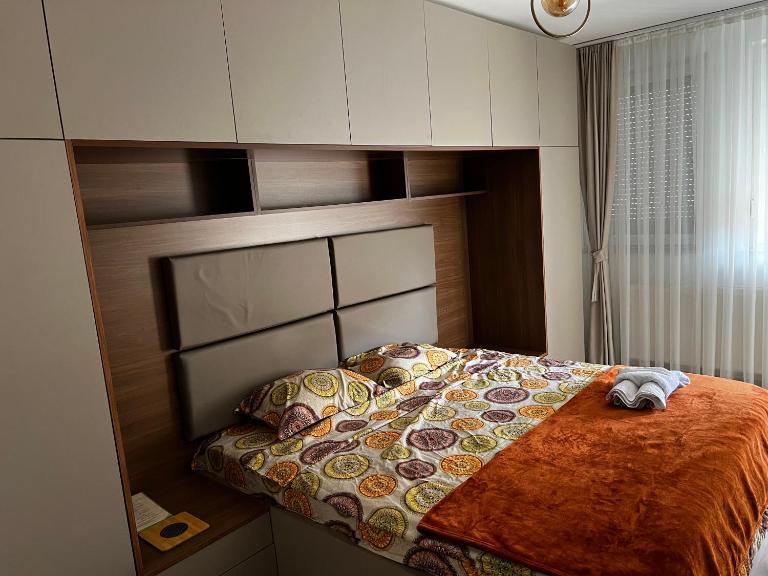 Elegant Apartment in City Centre - B&B Pristina