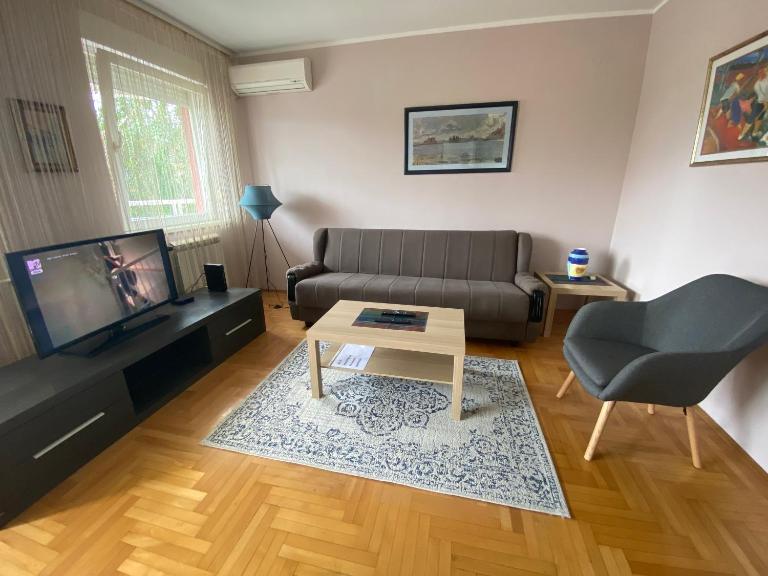 Hill Apartment - Ferienwohnung Belgrad