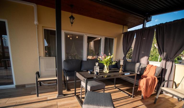 Art Apartment Sole - Bed and Breakfast Pula