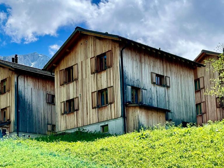 Ferienhaus Elisabeth - zentral, geräumig und familienfreundlich - Bed and Breakfast Malbun
