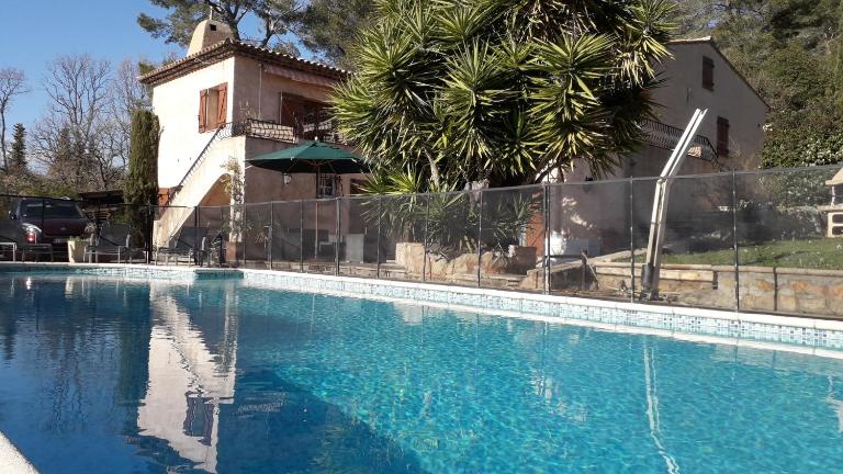 Etoilevacances gites Tournesol en Olive - B&B Saint-Cézaire-sur-Siagne