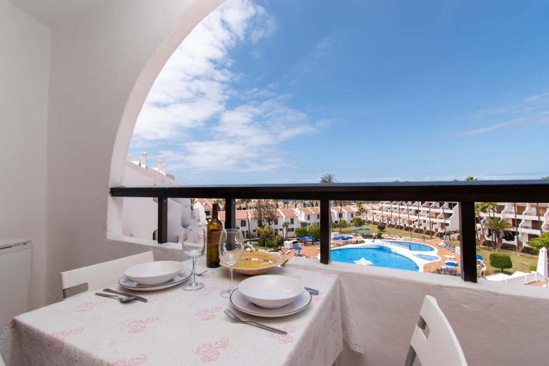 Parque Santiago II 269 - Studio with sea and pool views - B&B Playa de las Américas