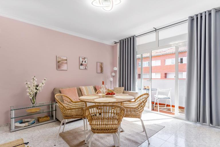Tic Tac 31 Family apartment with pool view - B&B Lloret de Mar