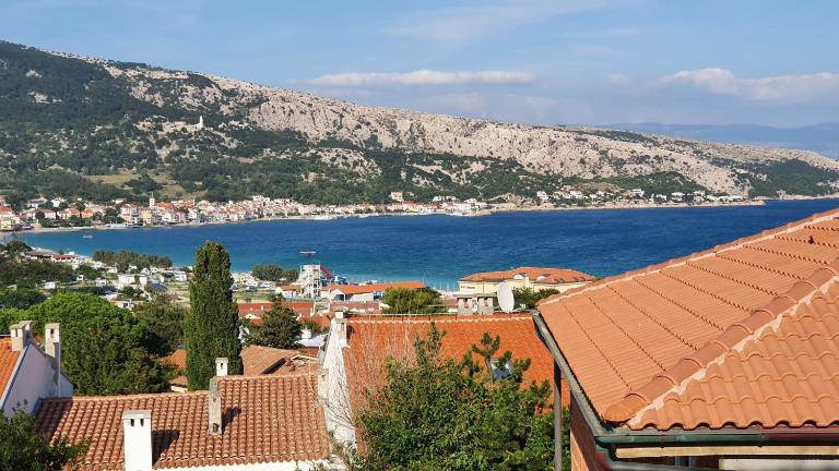 Apartment Zlatko with Sea View - B&B Baška