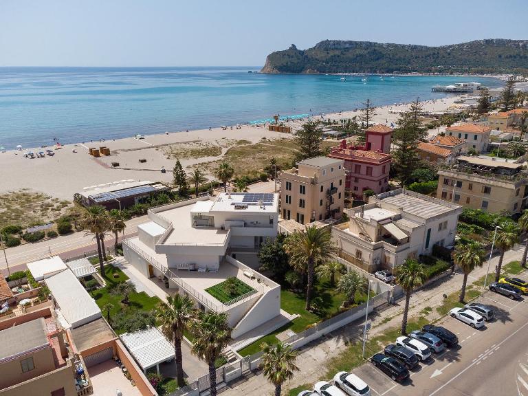 Luxury Poetto Apartments - Bed and Breakfast Cagliari