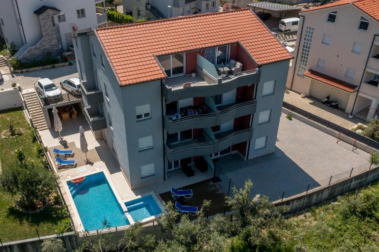 Apartments Karlo - Ferienwohnung Podstrana