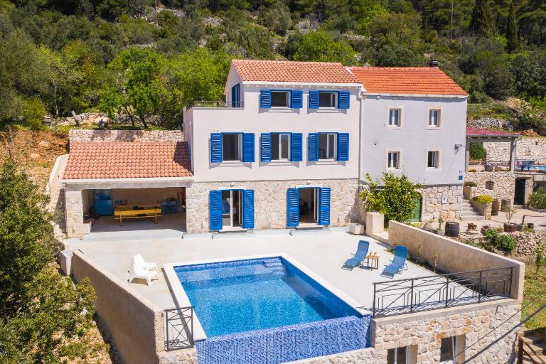 Villa Korta - Spacious House with Pool - B&B Babino Polje