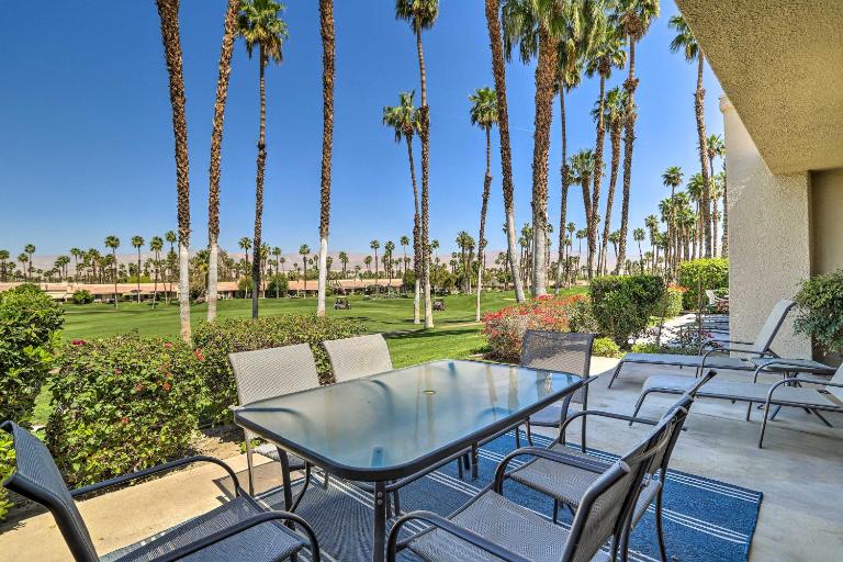 Mtn & Golf Course Views: Relaxing Palm Desert Gem - B&B Palm Desert