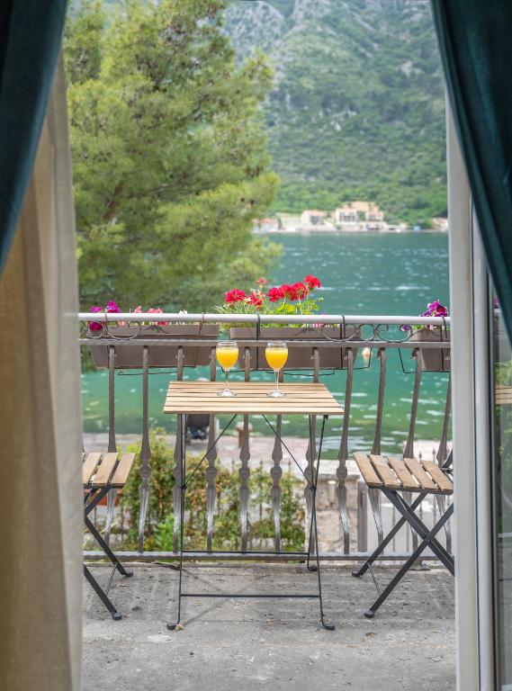 Dobrota Blue - B&B Cattaro