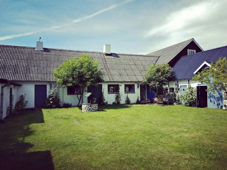Villa Vemmentorp - Äppelblomsvillan 6 min från havet - B&B Skurup