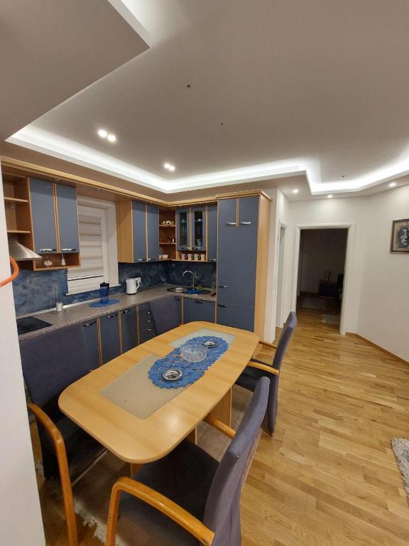La Luna - FREE PRIVATE PARKING - Bed and Breakfast Sarajevo