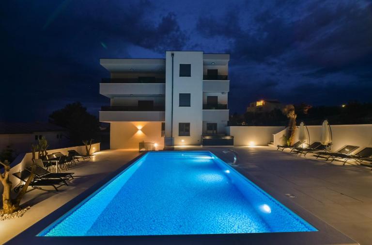 The Eagle - B&B Novalja