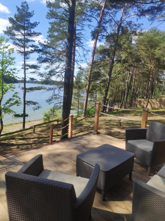 Zakątek Wdzydze nad samym jeziorem - pierwsza linia - B&B Borsk