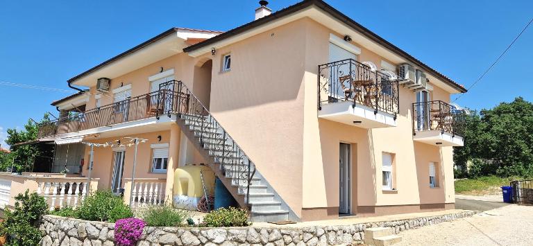 Apartments Pinezić - B&B Skrbčići