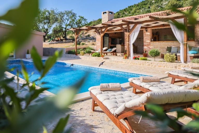 Rural Villa Adriart with heated pool and sauna - B&B Stankovci