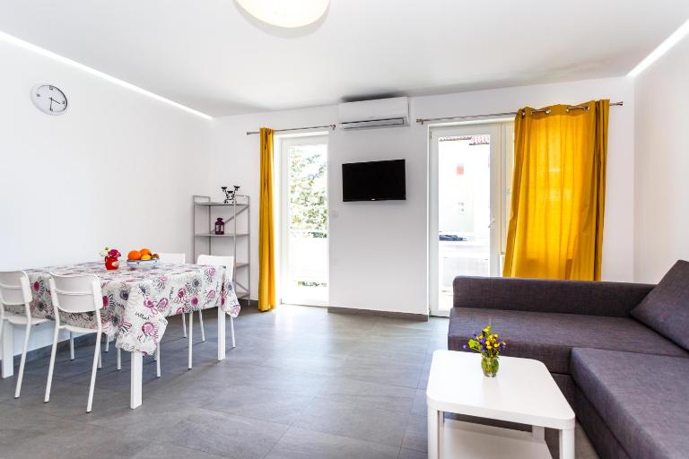 New apartments with terrace Krk - Kuća&More App No13 - B&B Krk