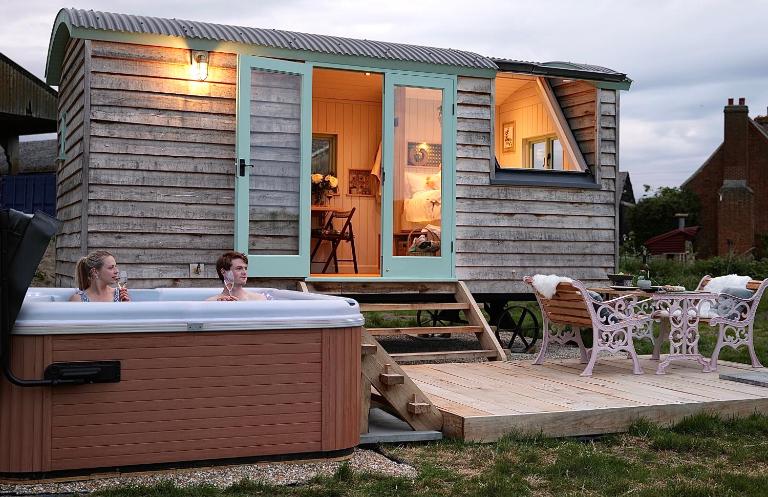 Luxury Retreat 30mins Taxi Ride From West London - Ferienwohnung Chessington