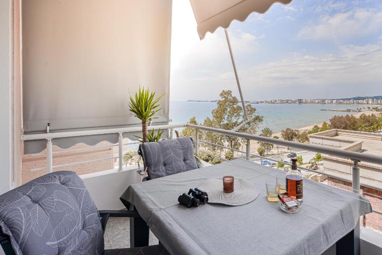 Promenade sea view Appt. Q. size bed & Sofa w/bed - B&B Vlore