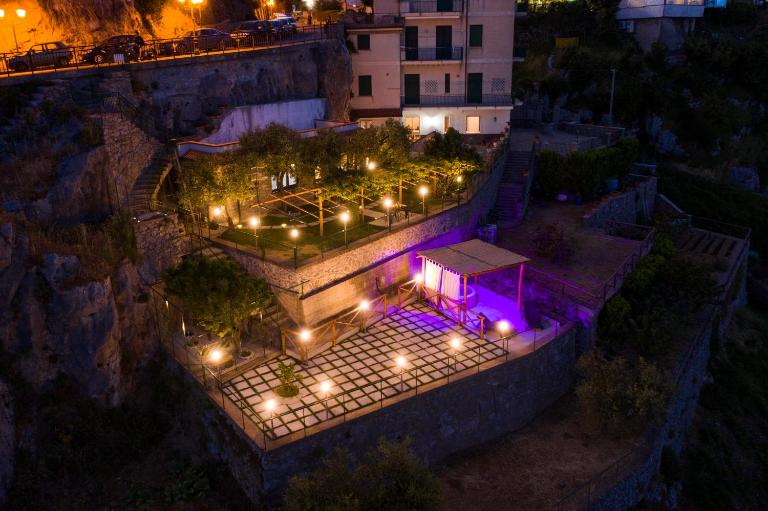 Apartments PARADISE GARDEN Holiday House - Ferienwohnung Agerola