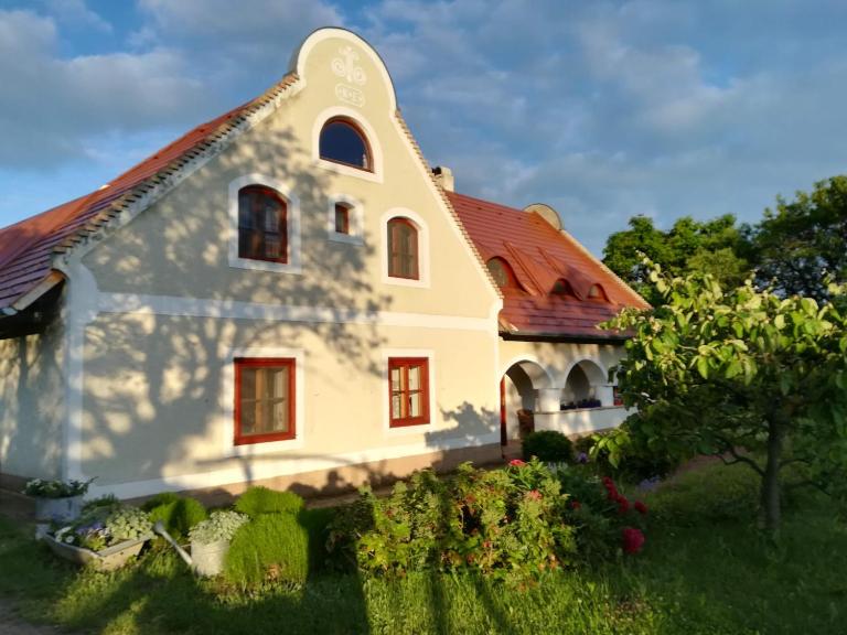 Kishalász Vendégház-Lovas - B&B Lovas