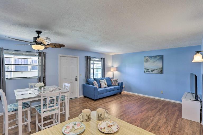 Idyllic Fort Pierce Retreat - Walk to Beach! - B&B Fort Pierce