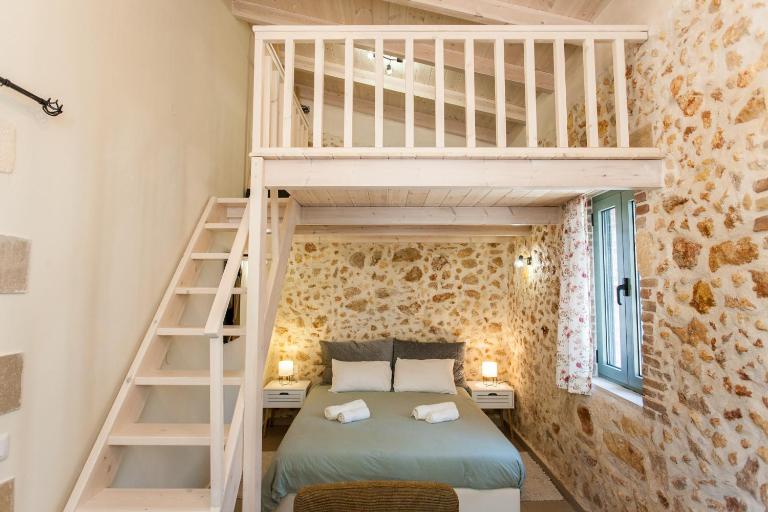 Casa Athelia: Traditional Home, Local Neighborhood - B&B Chania