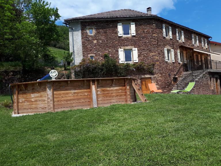 Gîte Les Paredous - Bed and Breakfast Broquiès