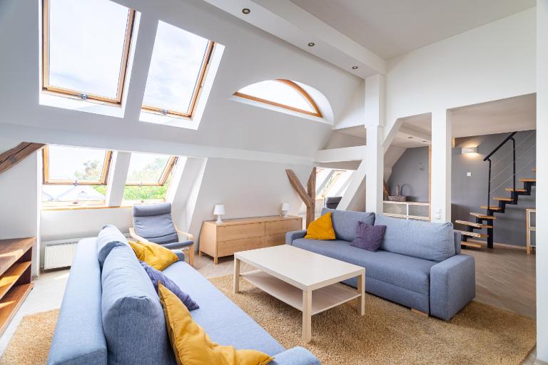 Coastal Style Two-Level Victus Apartment near Sopot Pier by Noclegi Renters - Bed and Breakfast Sopot