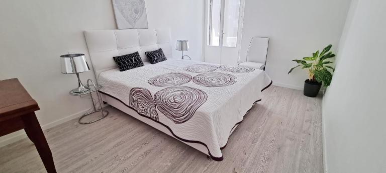 Casa Bianca - 2 Bedroom Design Apartment - B&B Trieste