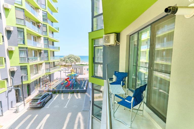 Blacksearama Apartment- Spa, pools and parking - Ferienwohnung Mamaia