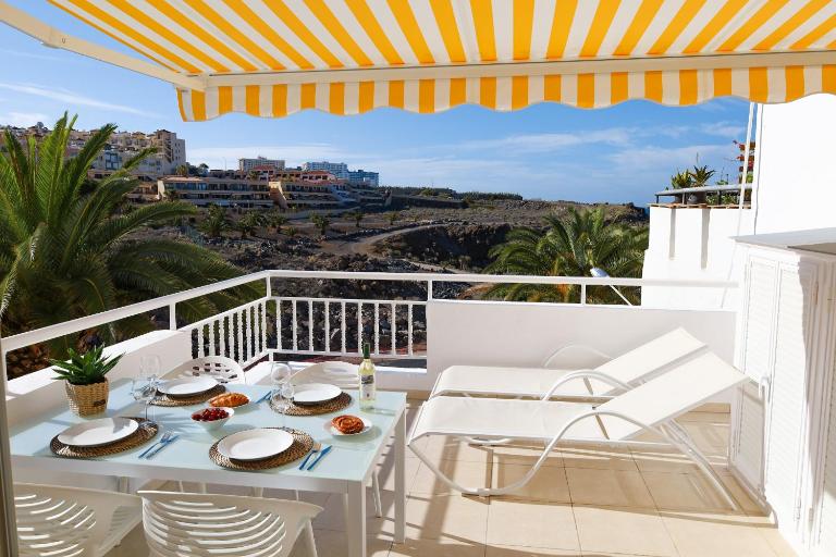 Elegant Sunny Terrace - B&B Callao Salvaje