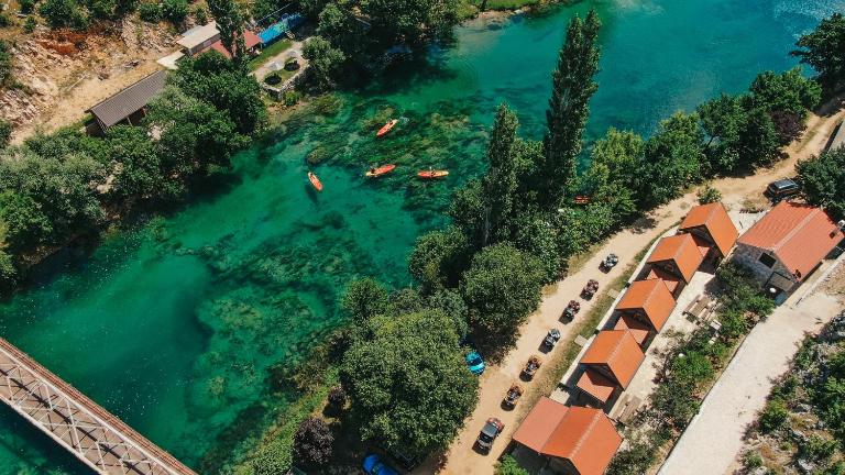 River huts Zrmanja - Bed and Breakfast Obrovac