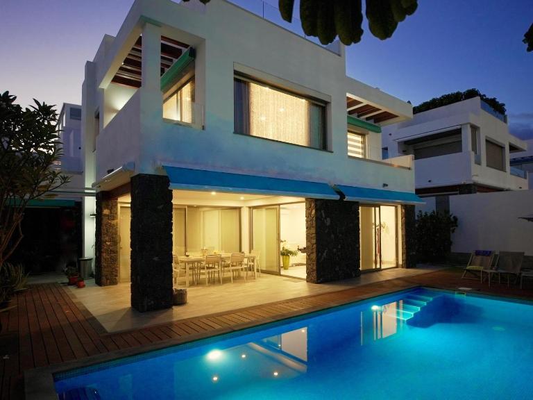 Villa BLUE PORTOFINO Los Cristianos, Heated Pool - Chambres d'hôtes Los Cristianos