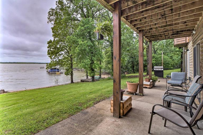 Boat Dock & Fire Pit: 'Sunset Cove' Lakefront Gem - B&B Jay