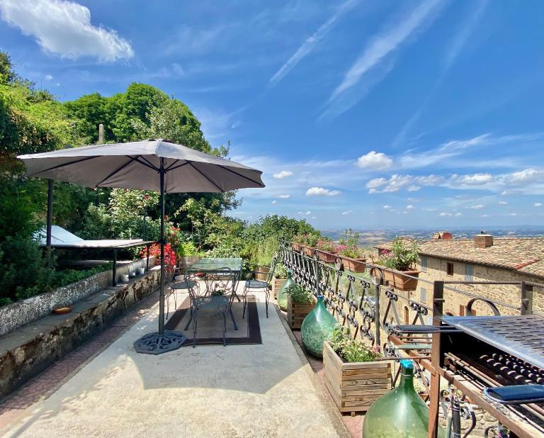 Panoramic Nest In Montalcino - B&B Montalcino