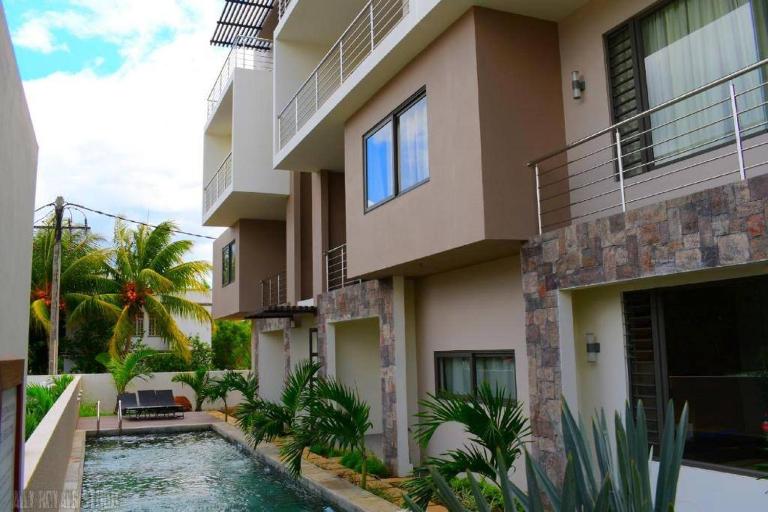 Modern and cosy condo: Westwood Apartments - B&B Flic en Flac