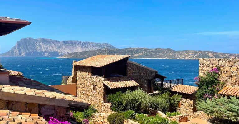 Punta Est - Trilo CORBEZZOLO Vista Incantevole - B&B Capo Coda Cavallo