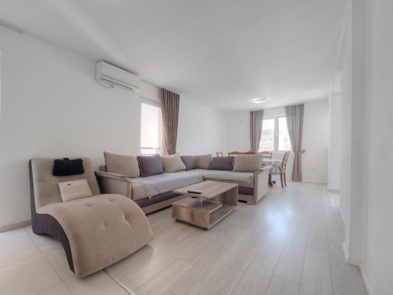 Family Three bedroom Apartment Brando - Ferienwohnung Budva