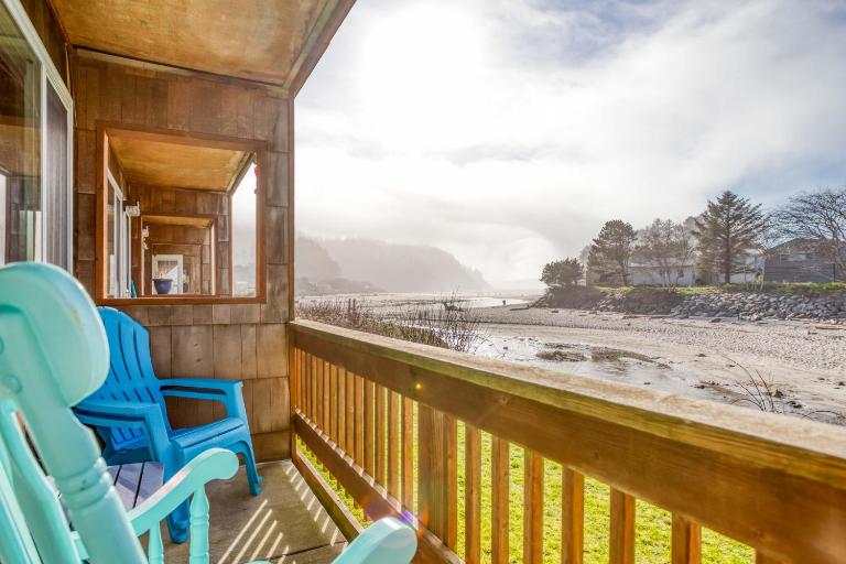Beach Captain - Meredith Lodging - B&B Neskowin