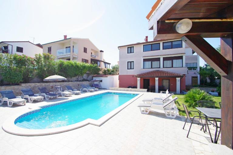 Apartments Lavinija - B&B Banjole