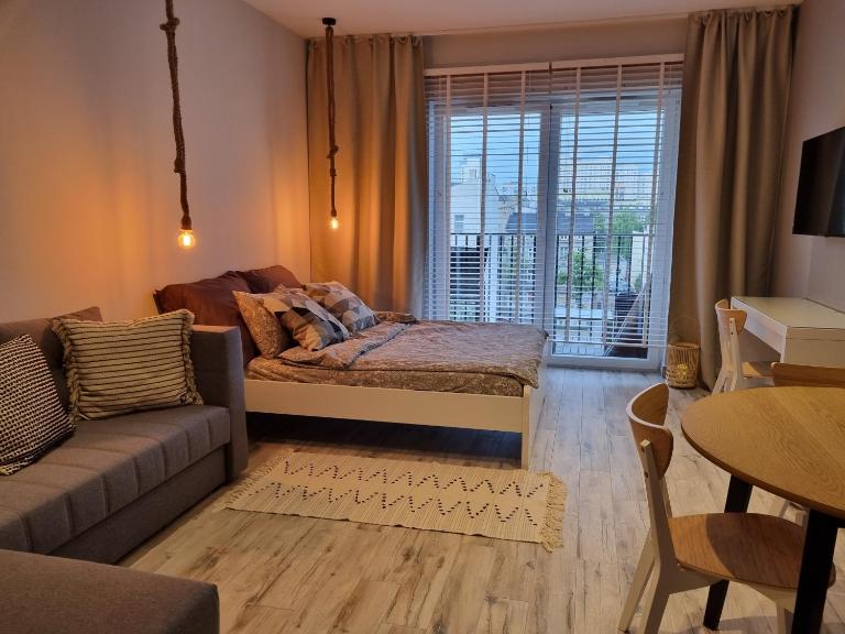 Apple Apartments - Gdańska PRYWATNE MIEJSCE PARKINGOWE - B&B Lodz