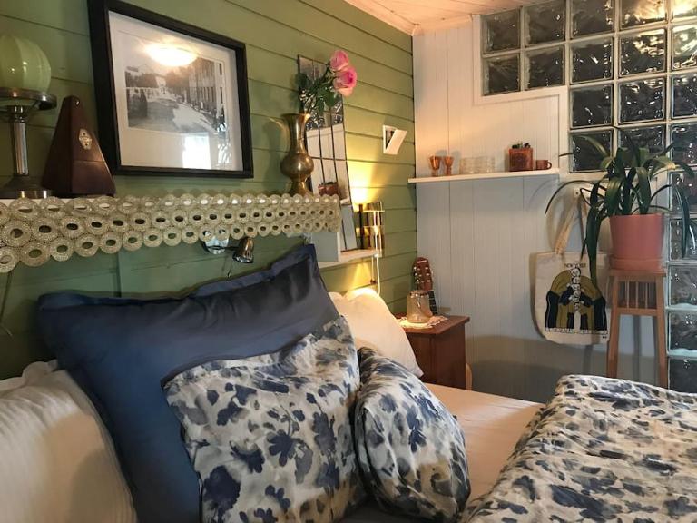 Charming studio with private patio - B&B Stavanger